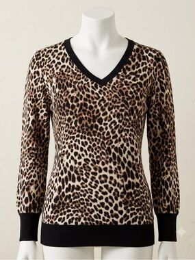 Leopard Print Plus size 2X Sweater with Black Waistband & Cuffs Great Condition